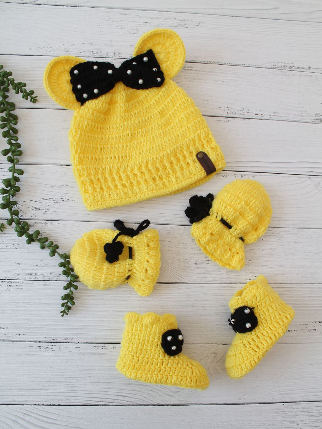 

Woonie Infants Self Design Acrylic Beanie Cap With Booties & Mittens, Yellow