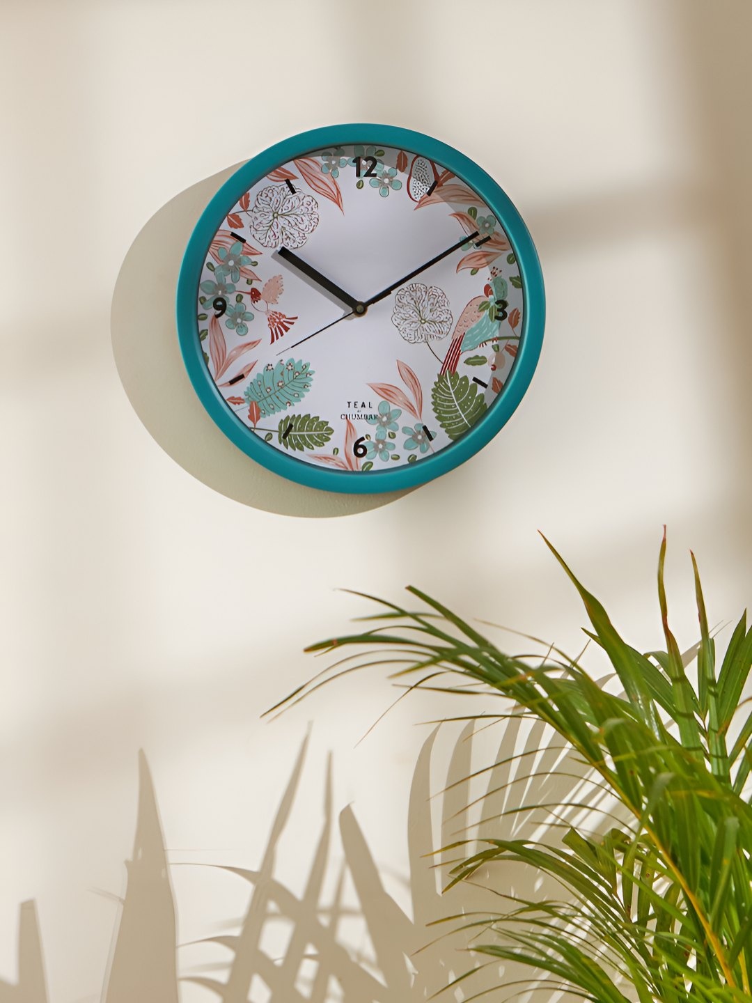 

TEAL BY CHUMBAK White & Blue Printed Analogue Contemporary Wall Clock