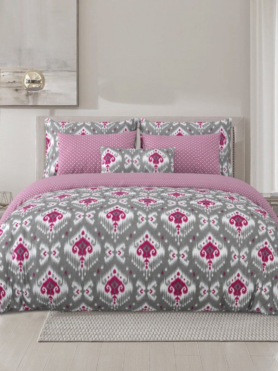 

Salona Bichona Grey & White Geometric Printed Pure Cotton Double Queen Bedding Set