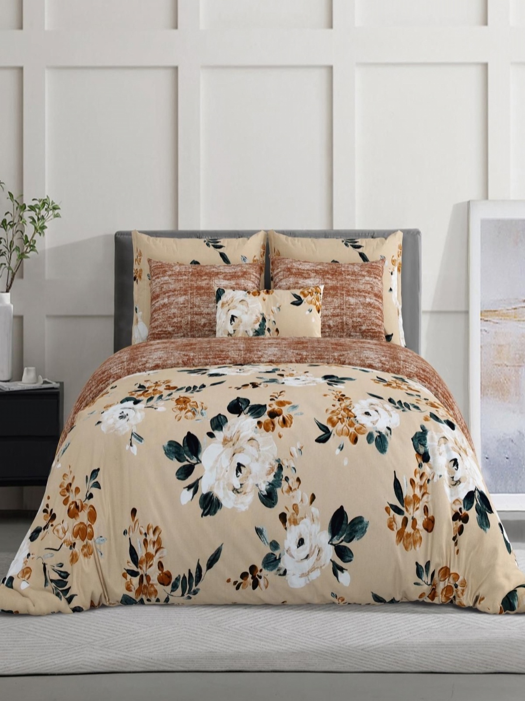 

Salona Bichona Peach-Coloured 4 Pieces Floral Cotton Double Queen Superfine Bedding Set