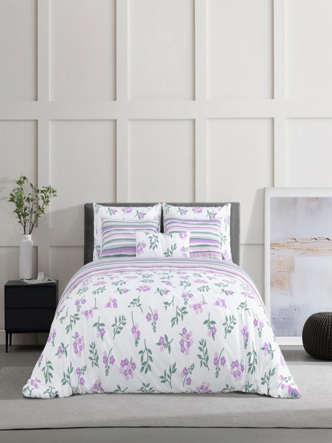 

Salona Bichona Purple & White 4 Pieces Floral Cotton Double Queen Superfine Bedding Set