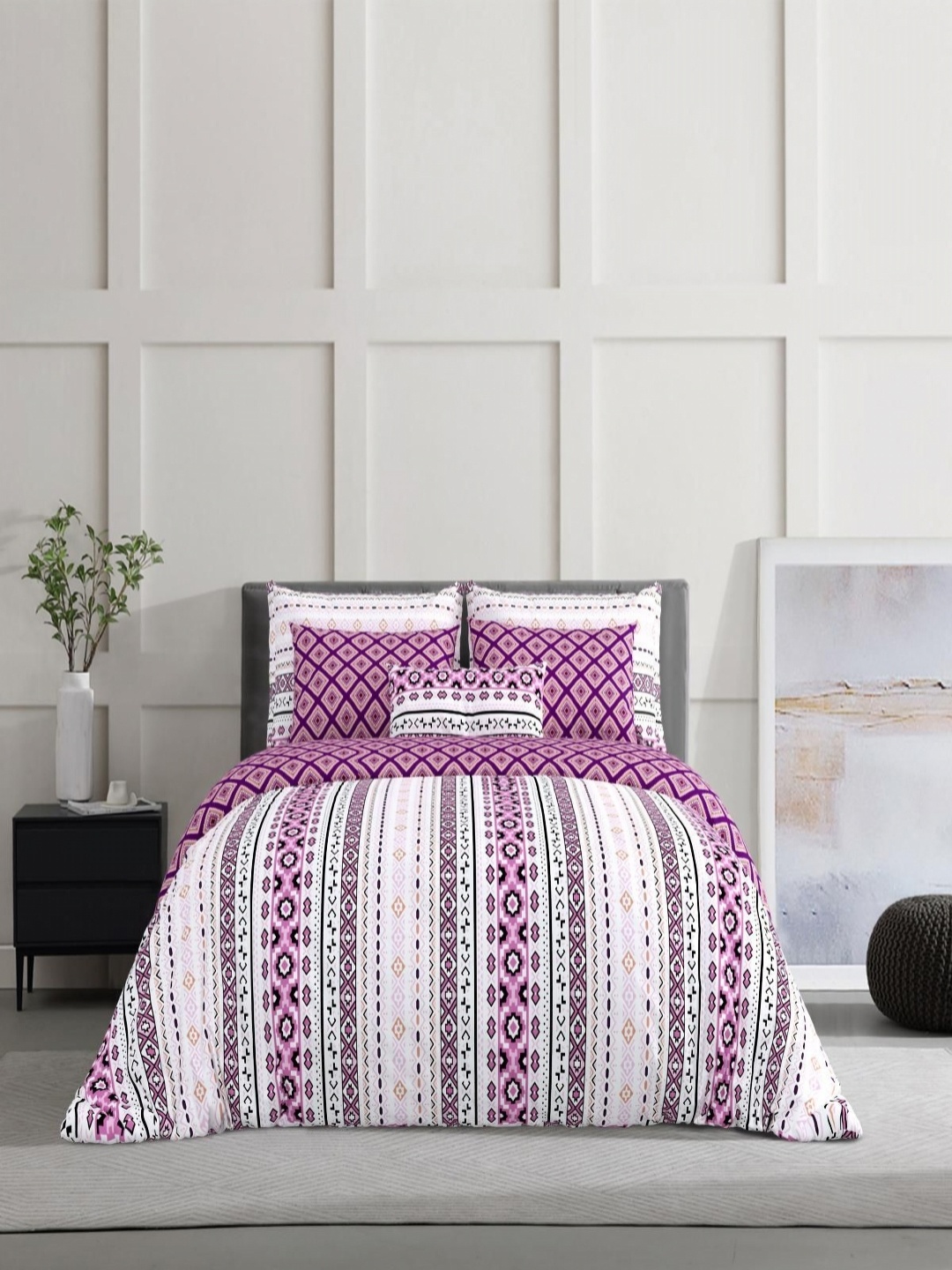

Salona Bichona Pink & White 4 Pieces Geometric Cotton Double Queen Superfine Bedding Set