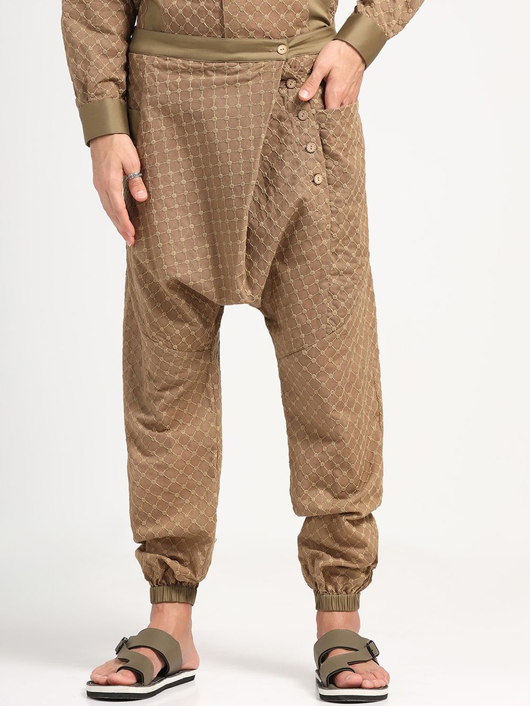 

LELA Men Mid-Rise Cotton Harem Pants, Green