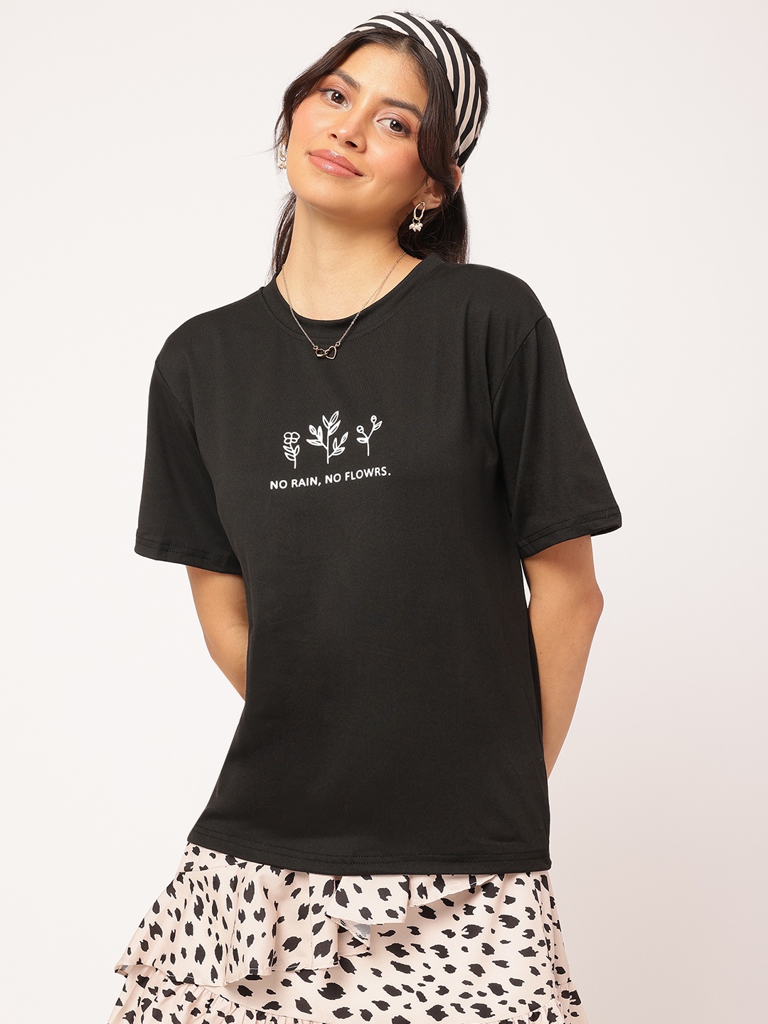 

DressBerry Timeless Classic Printed T-shirt, Black