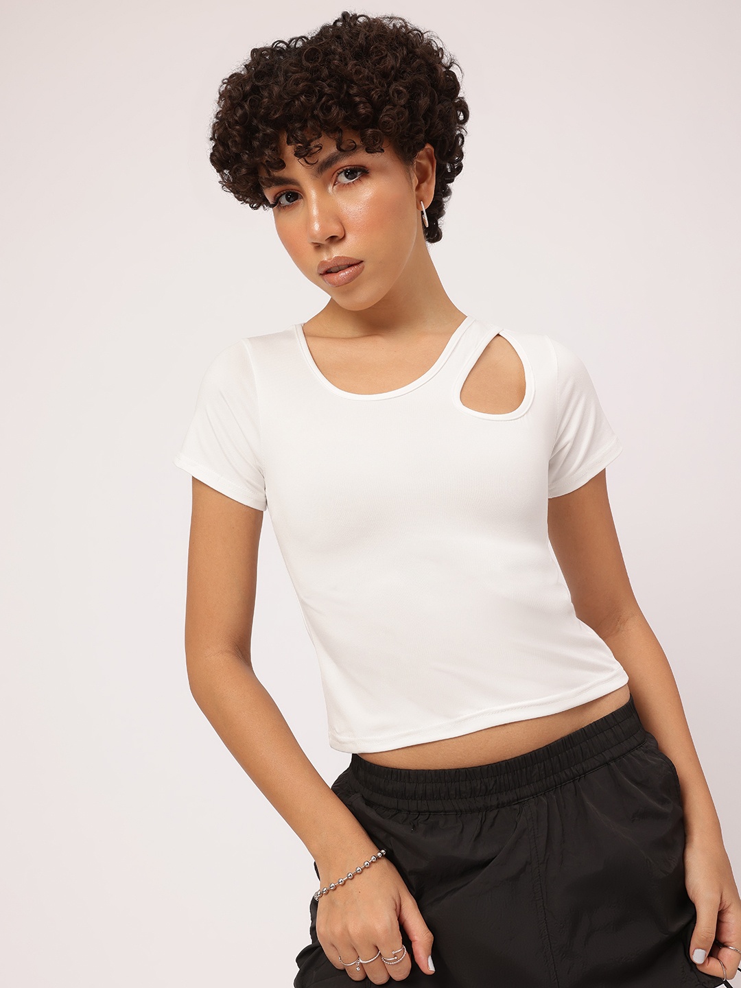 

DressBerry Slanted Style Cut-Out Chic Crop Top, White