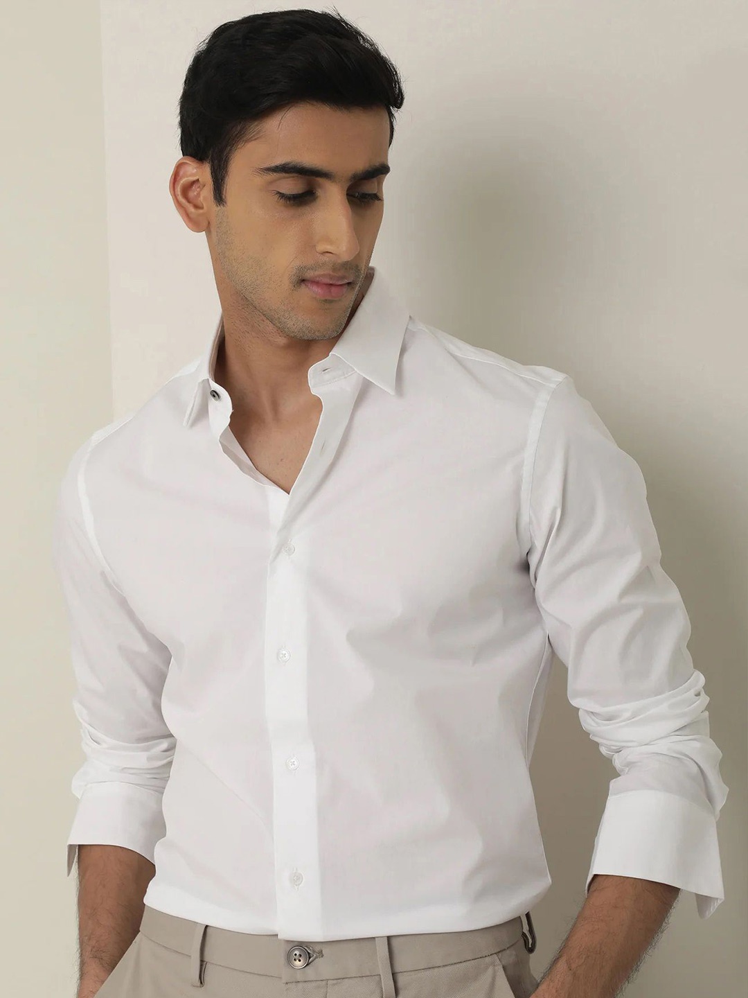 

MISCHIEF MONKEY Men Classic Tailored Fit Opaque Casual Shirt, White