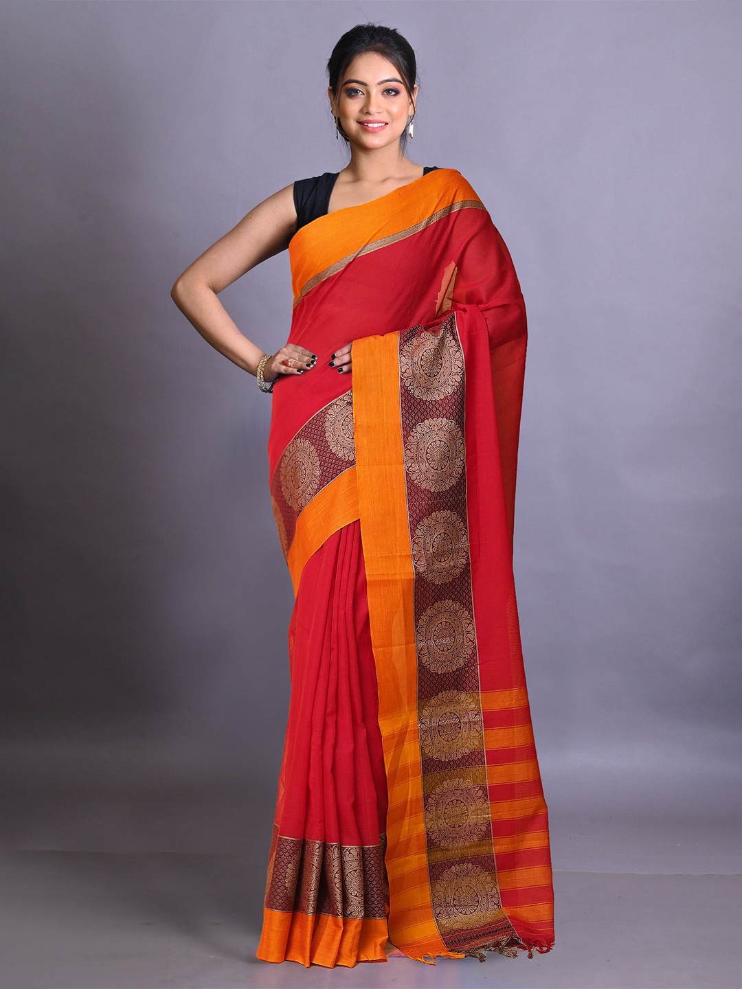 

Unnati Silks Woven Design Handloom Narayan Peth Saree, Red