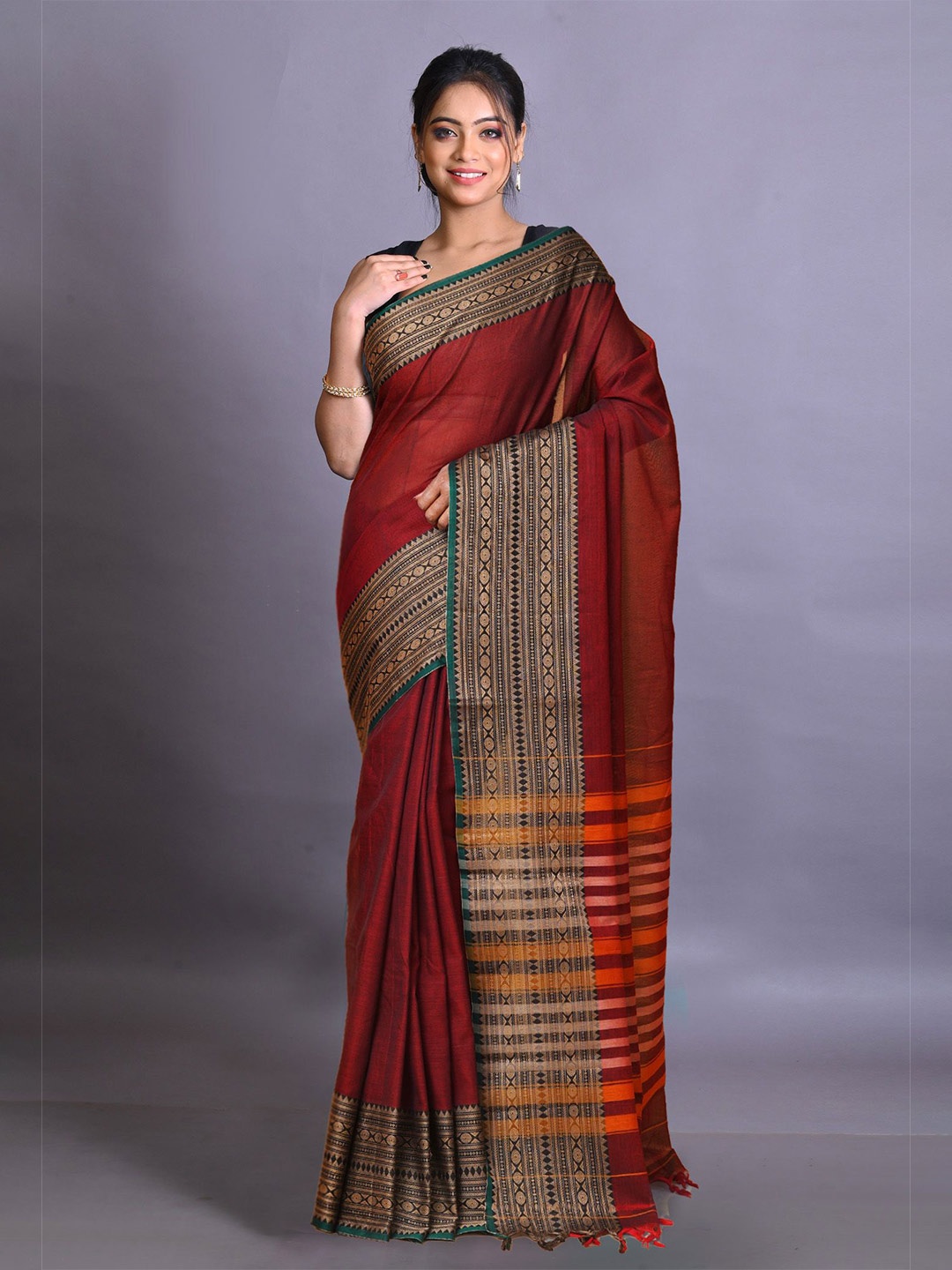 

Unnati Silks Woven Design Handloom Narayan Peth Saree, Maroon