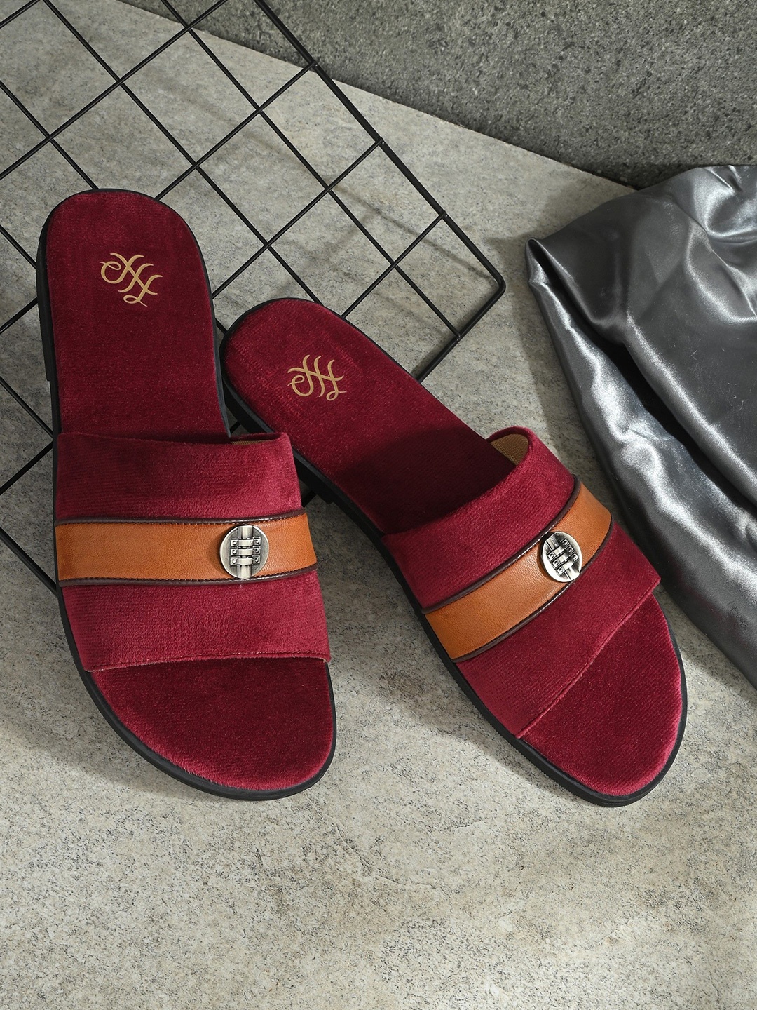 

House of Pataudi Men Embroidered Comfort Sandals, Burgundy