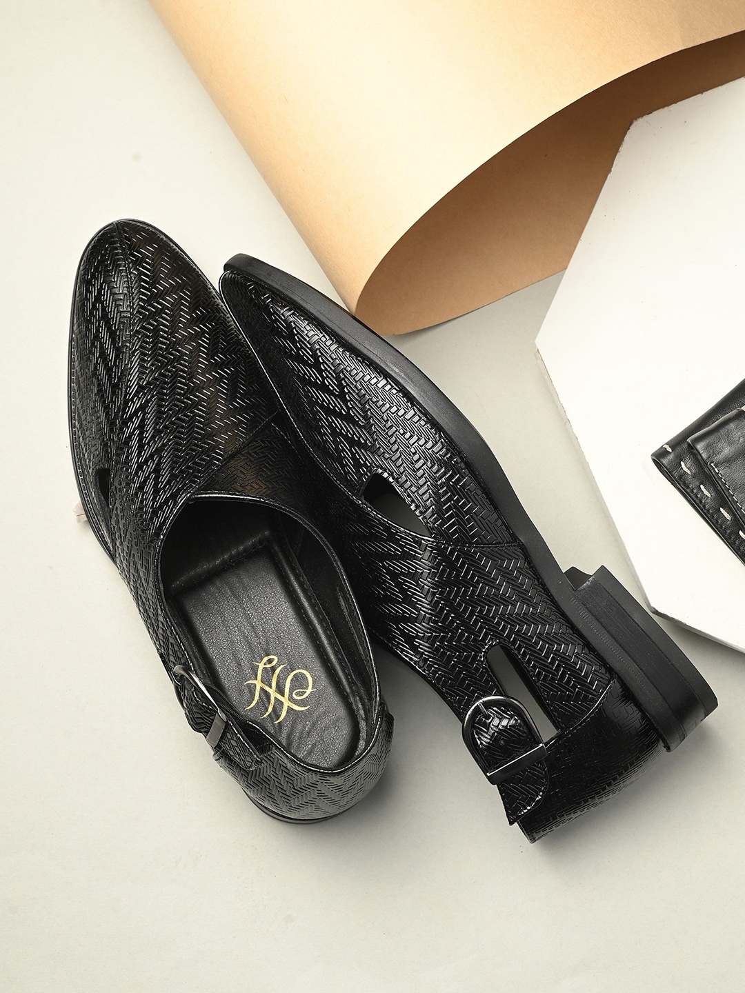 

House of Pataudi Men Comfortable Shoe-Style Sandals, Black