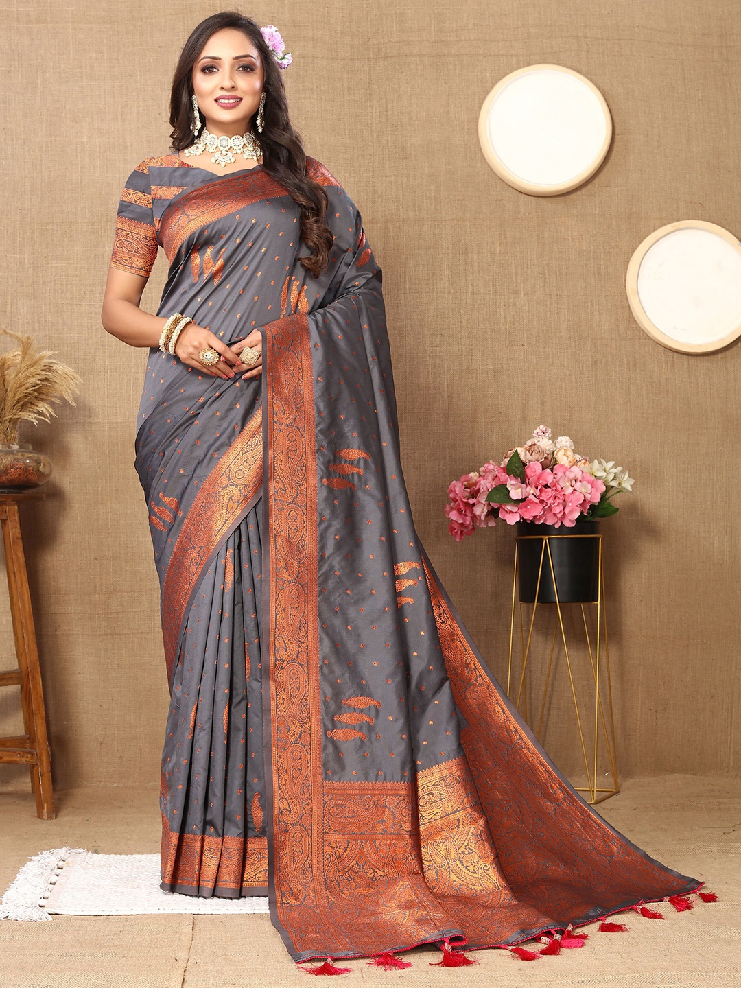 

VEECHIS Ethnic Motifs Woven Design Zari Pure Cotton Kanjeevaram Saree, Grey