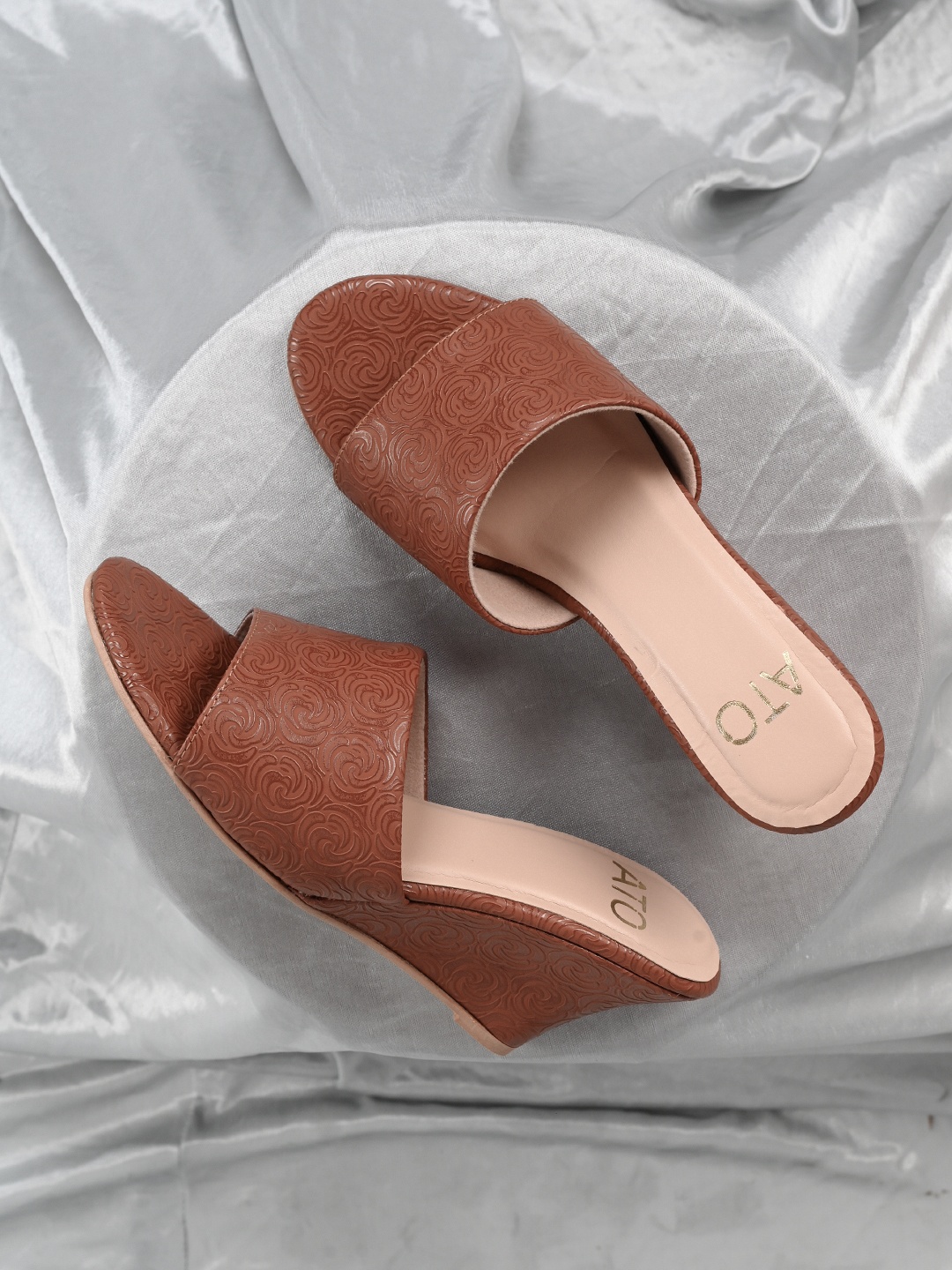 

ALL TABS OPEN Open Toe Wedge Heels, Tan