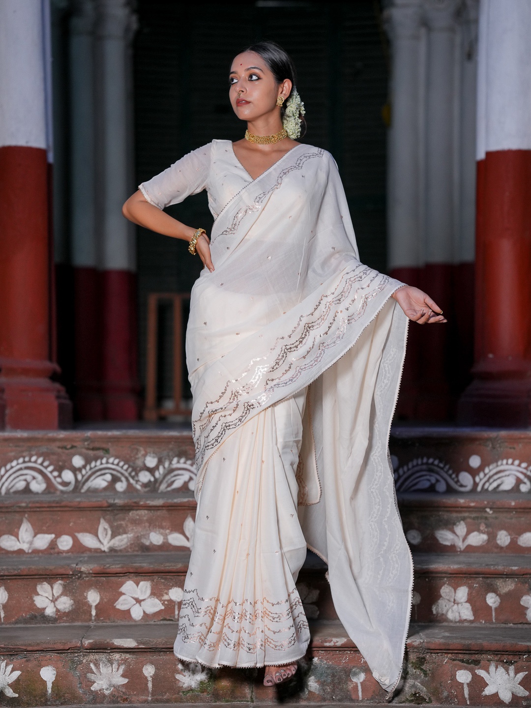 

Suta Embroidered Sequinned Saree, Off white
