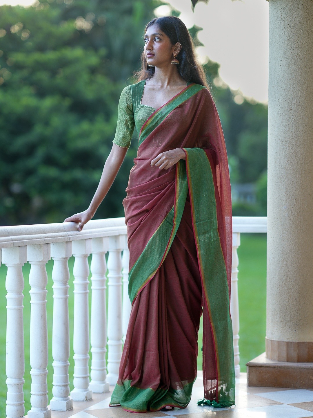 

Suta Solid Pure Cotton Saree, Red