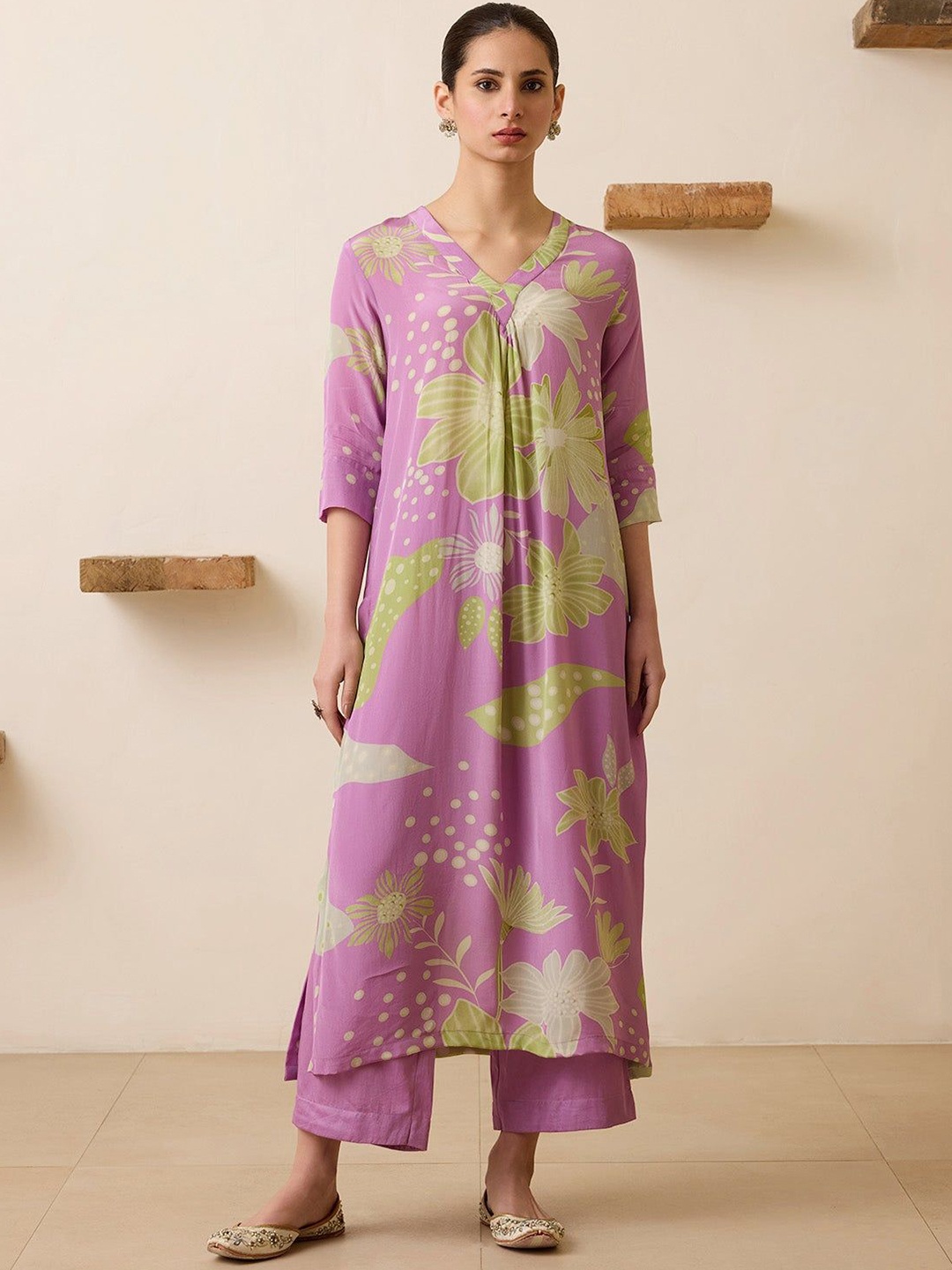 

Anni Designer Floral Printed Straight Kurta With Trouser, Purple