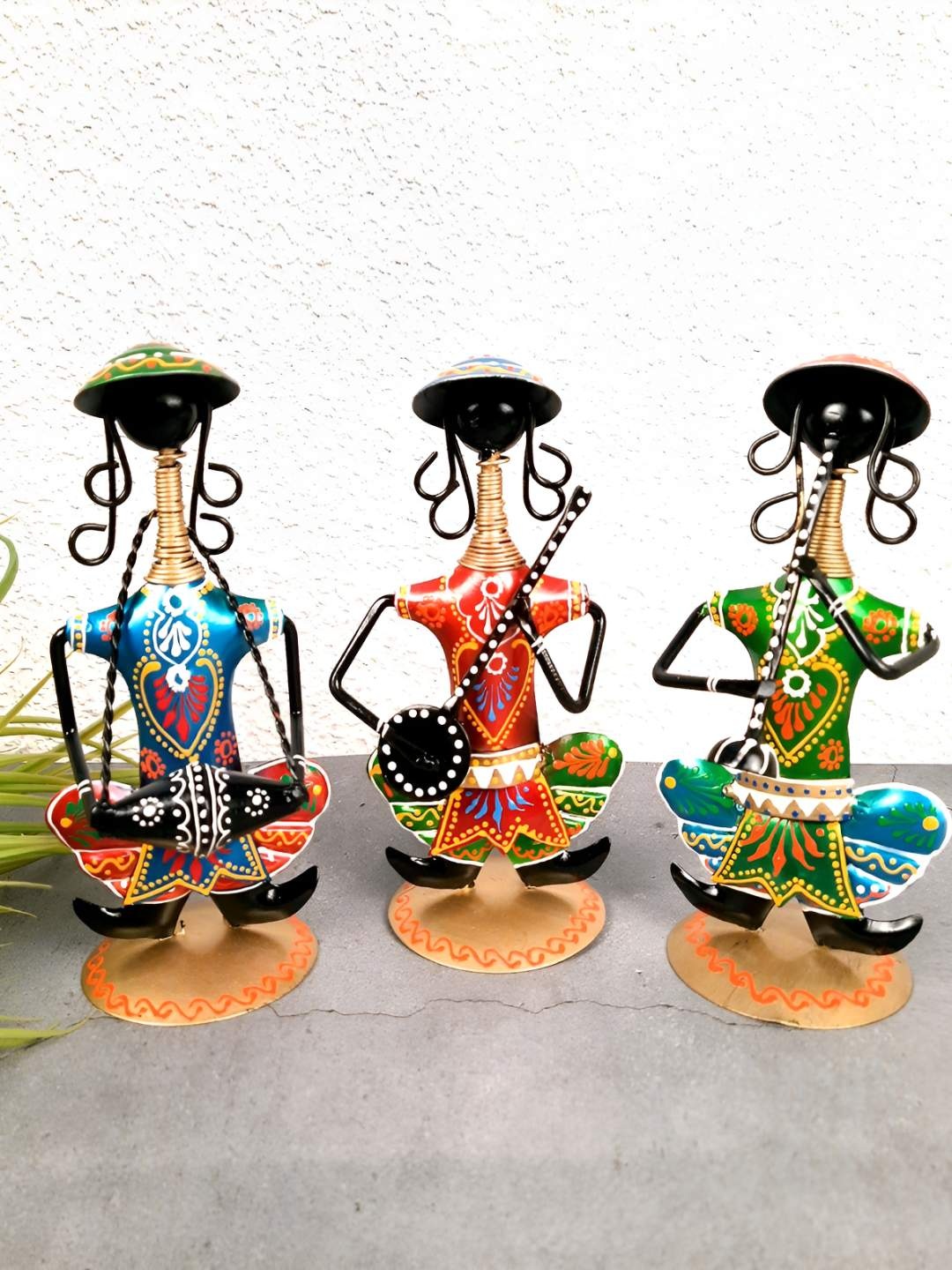 

apka mart Blue & Red 3 Pieces Figurine Showpieces