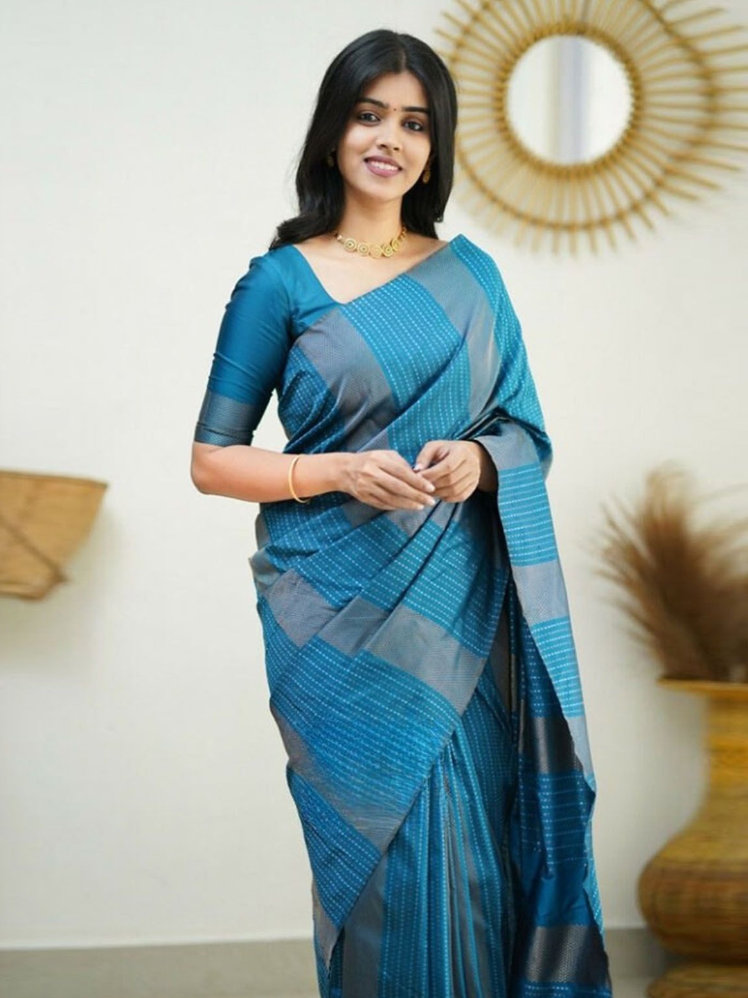 

ODETTE Striped Saree, Blue
