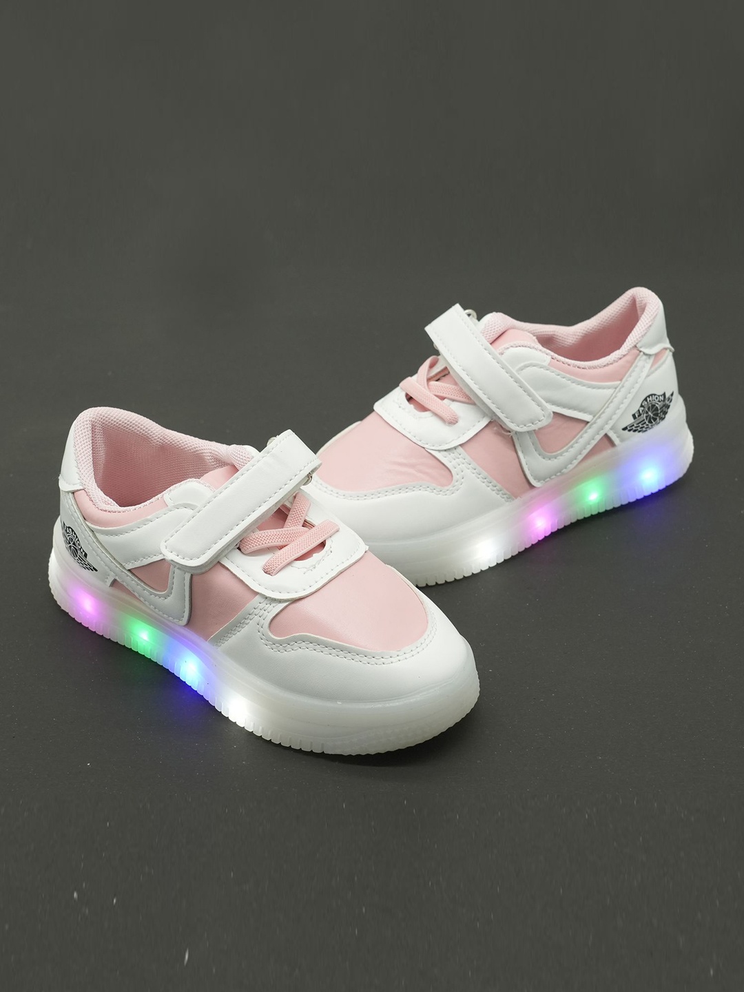

BAESD Kids Colourblocked LED Sneakers, Pink