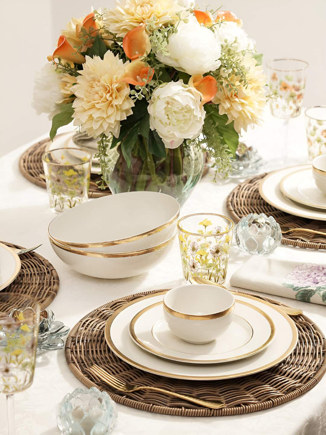 

Pure Home and Living White & Gold toned 20 Pieces Ceramic Dinner Set