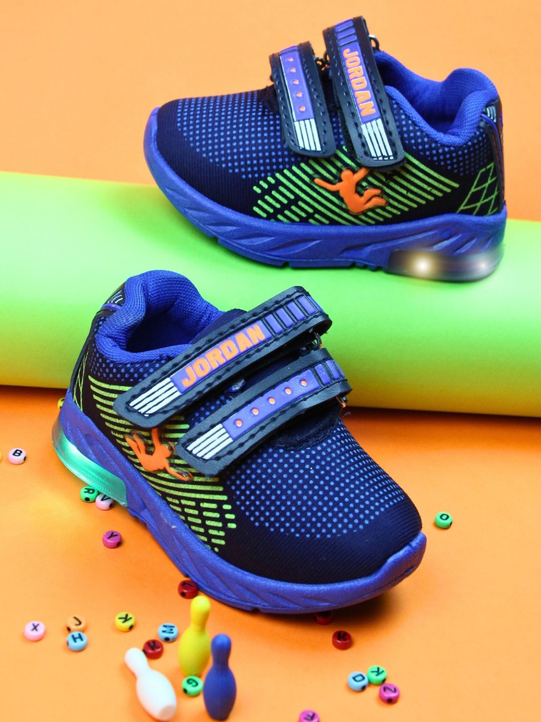 

BAESD Kids Printed Round Toe Lightweight LED Mesh Sneakers, Blue