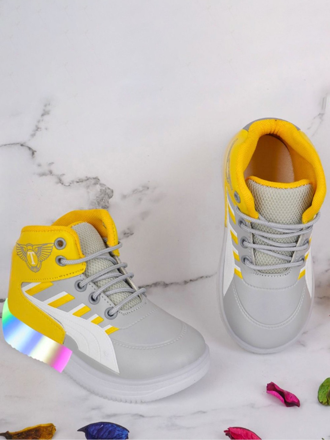 

BAESD Kids Round Toe Lightweight LED Sneakers, Grey
