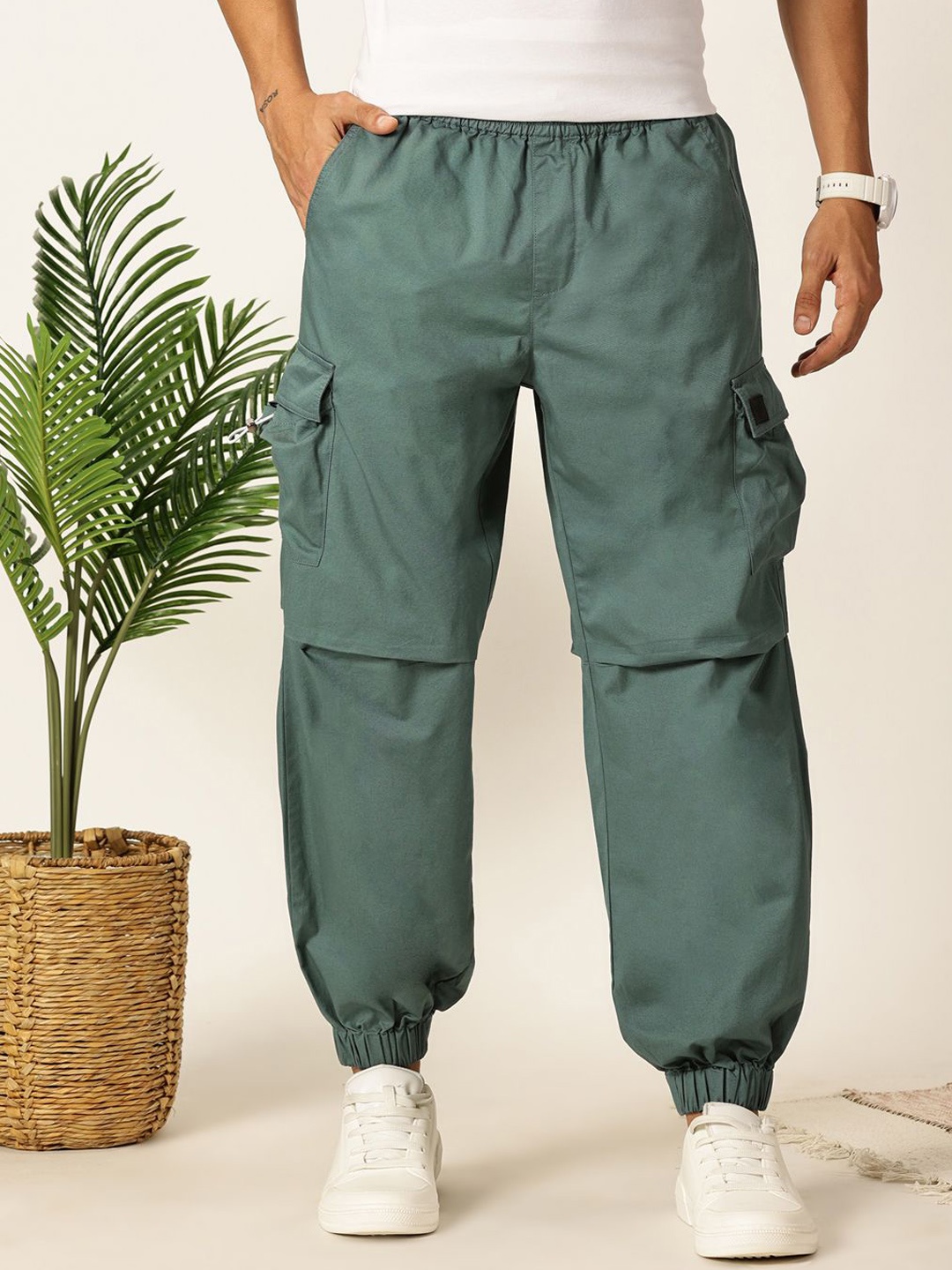 

Thomas Scott Men Mid-Rise Comfort Easy Wash Cargos Trousers, Green
