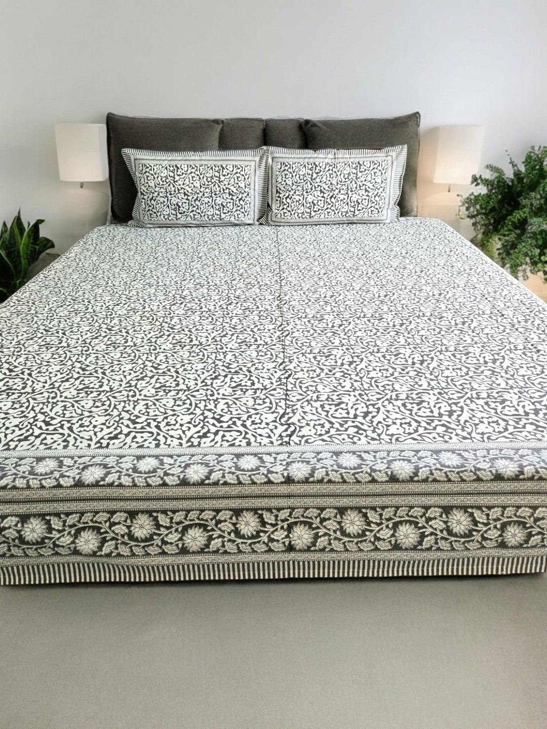 

Feels Like Home White & Grey Floral 200 TC King Cotton Bedsheet with 2 Pillow Covers