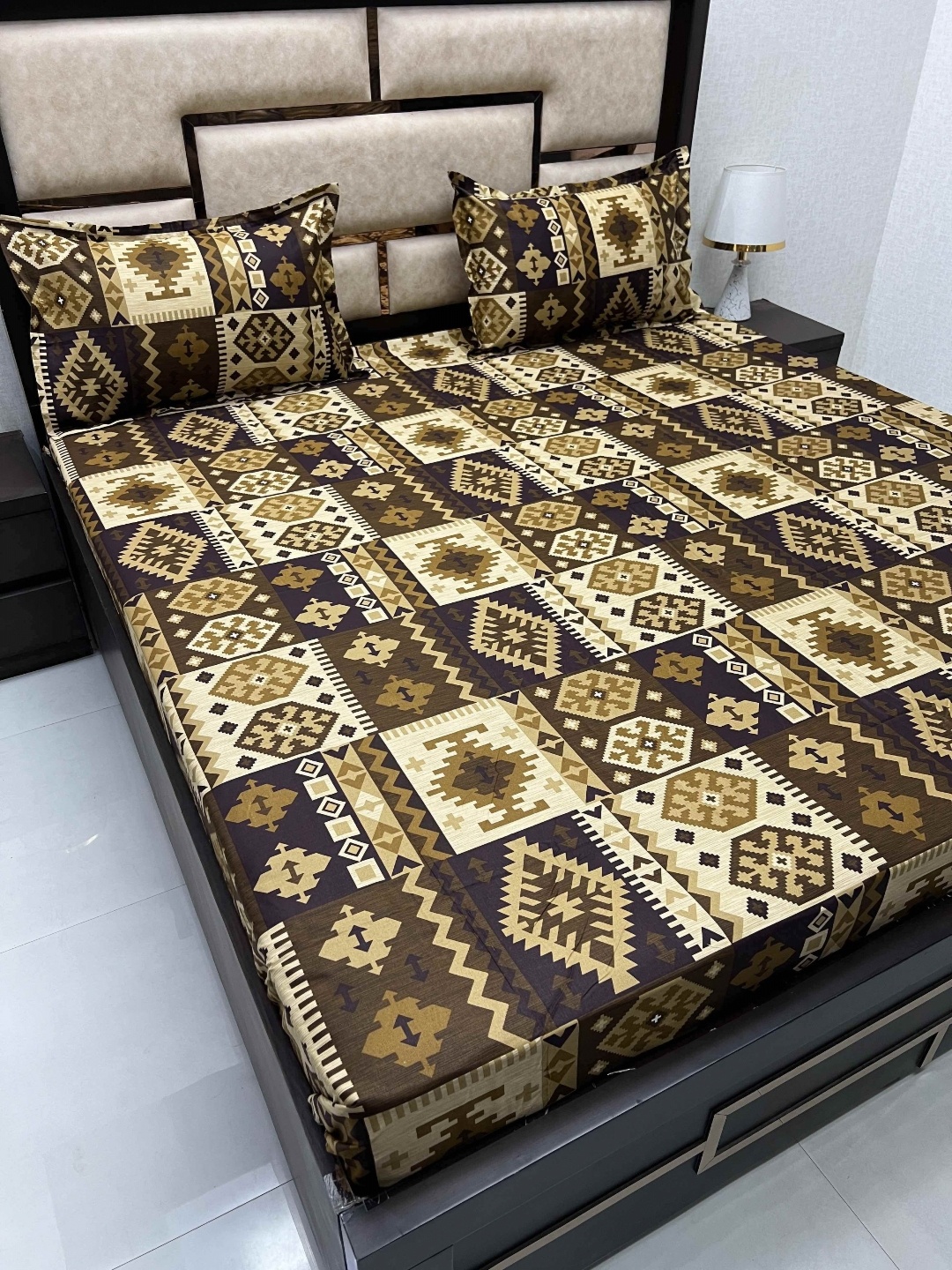

Pure Decor Brown & Beige Ethnic Motifs Cotton King Bedsheet with 2 Pillow Covers