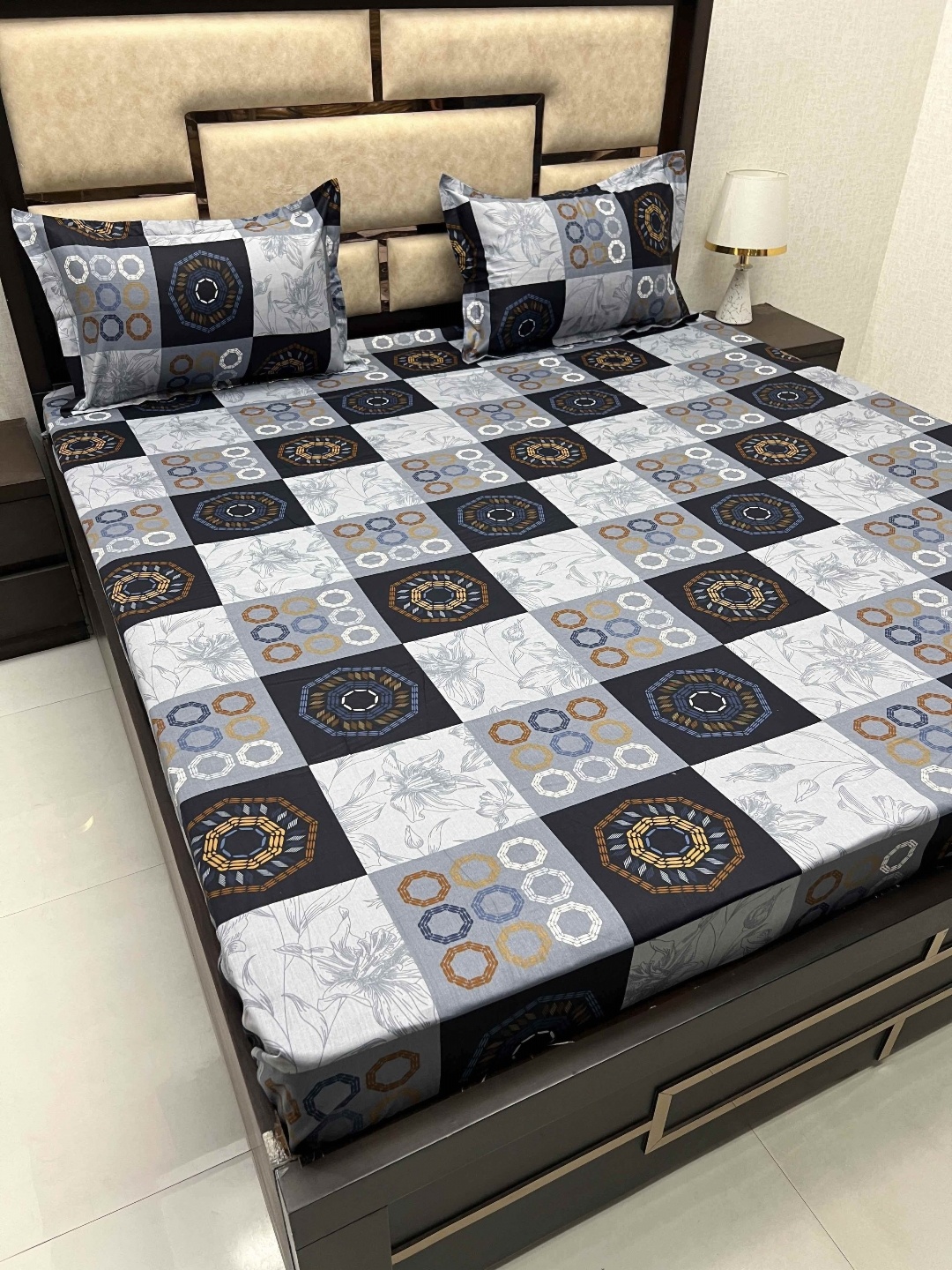 

Pure Decor Grey & Black Cotton 380 TC King Bedsheet with 2 Pillow Covers