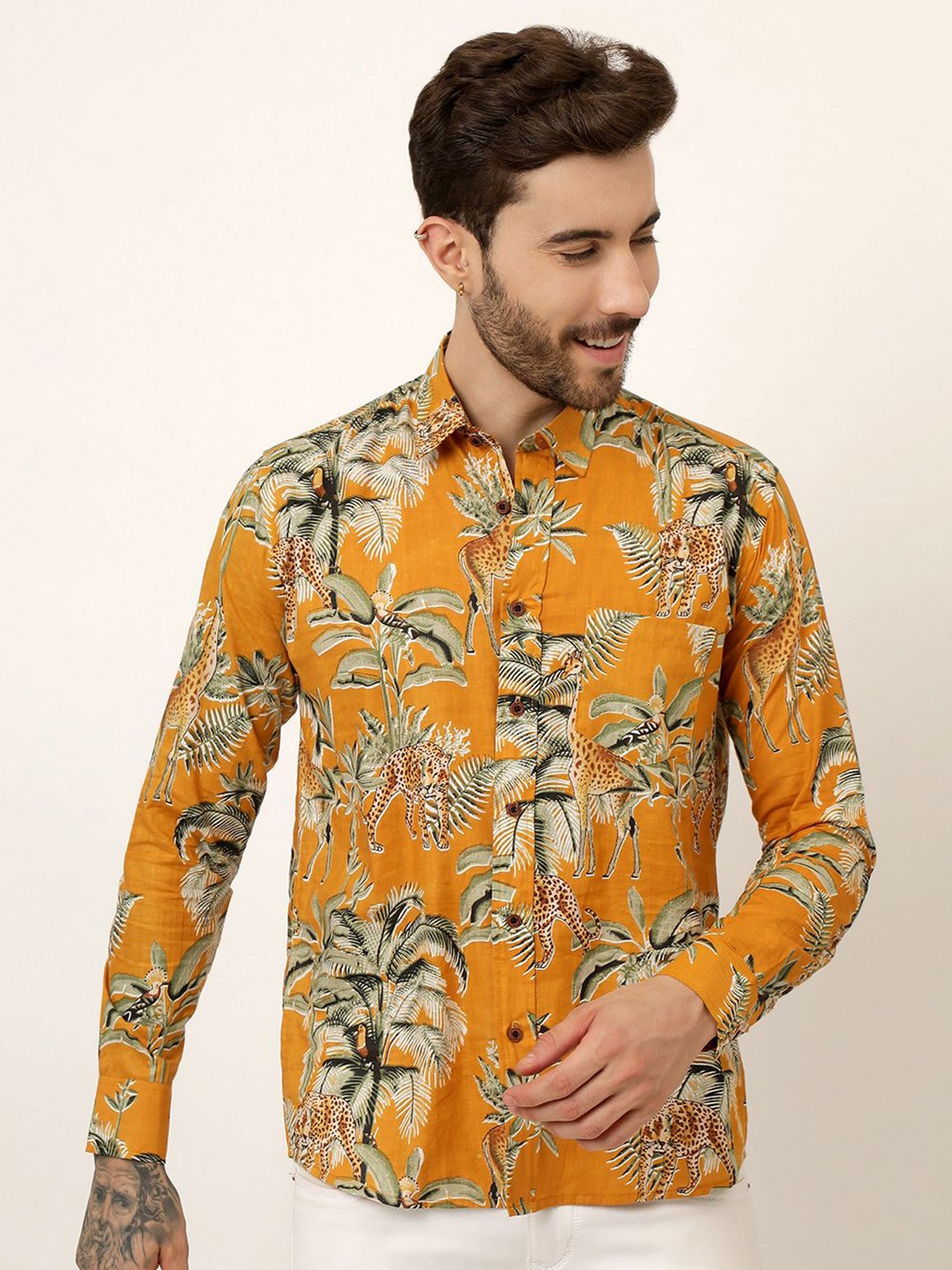 

SPS Men Relaxed Flora Printed Spread Slim Collar Shirt, Yellow