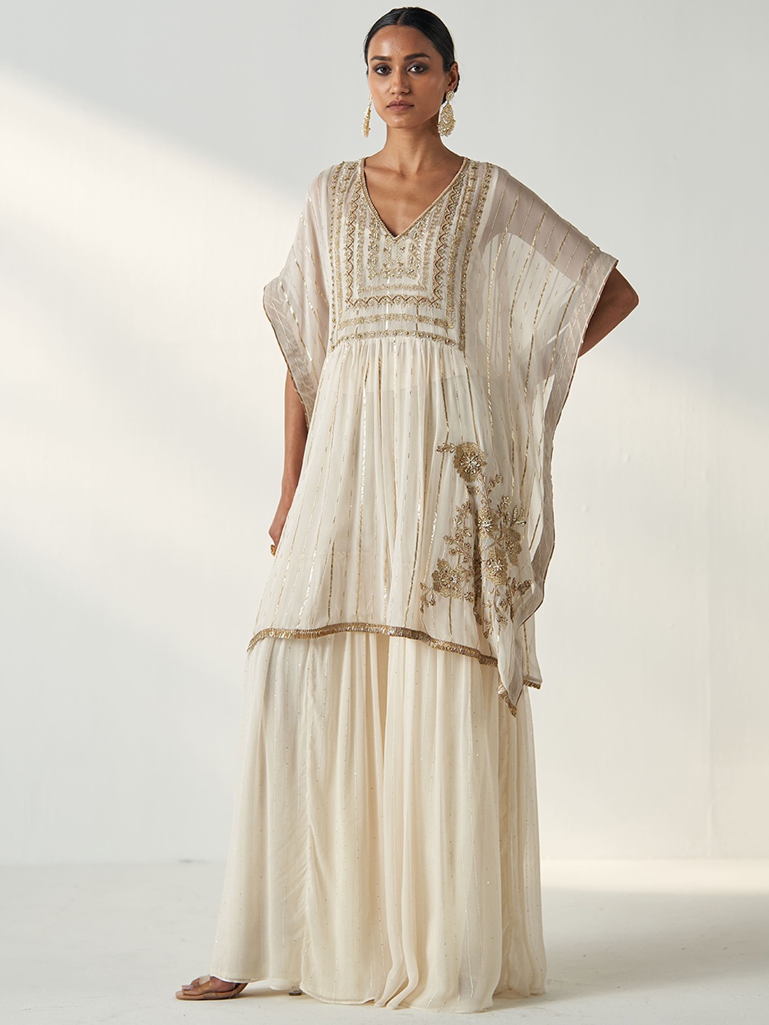 

STUDIO BAGECHAA Floral Embroidered V-Neck Flared Sleeves Regular Kaftan Kurta & Sharara, White