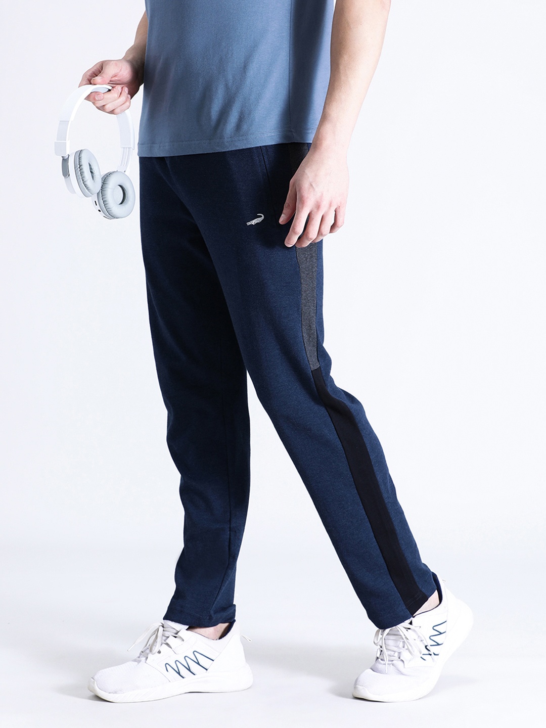 

Crocodile Men Cotton Mid Rise Slim Fit Track Pants, Navy blue