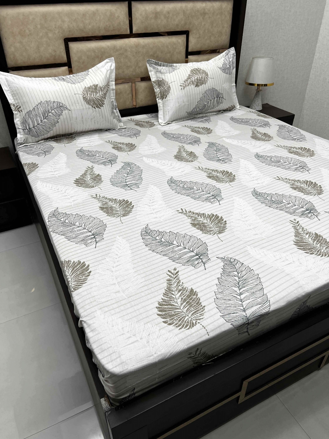 

Pure Decor White Floral Printed Pure Cotton 380 TC Super King Bedsheet & 2 Pillow Covers