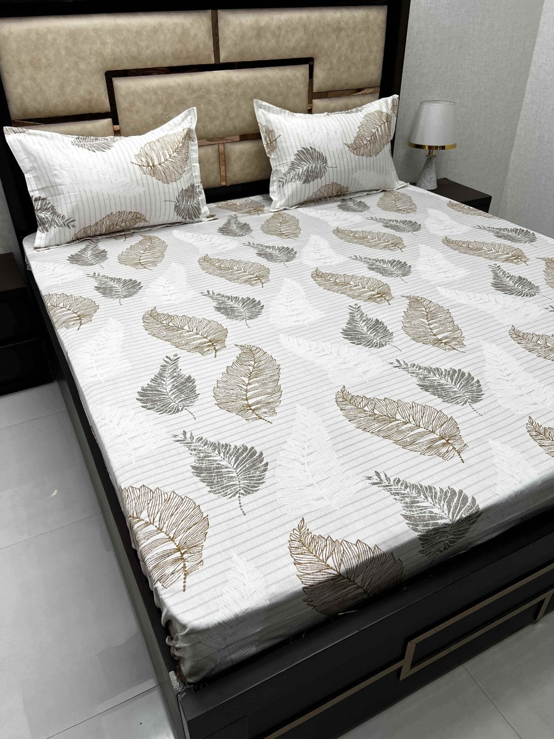 

Pure Decor Brown Floral Printed Pure Cotton 380 TC Super King Bedsheet & 2 Pillow Covers