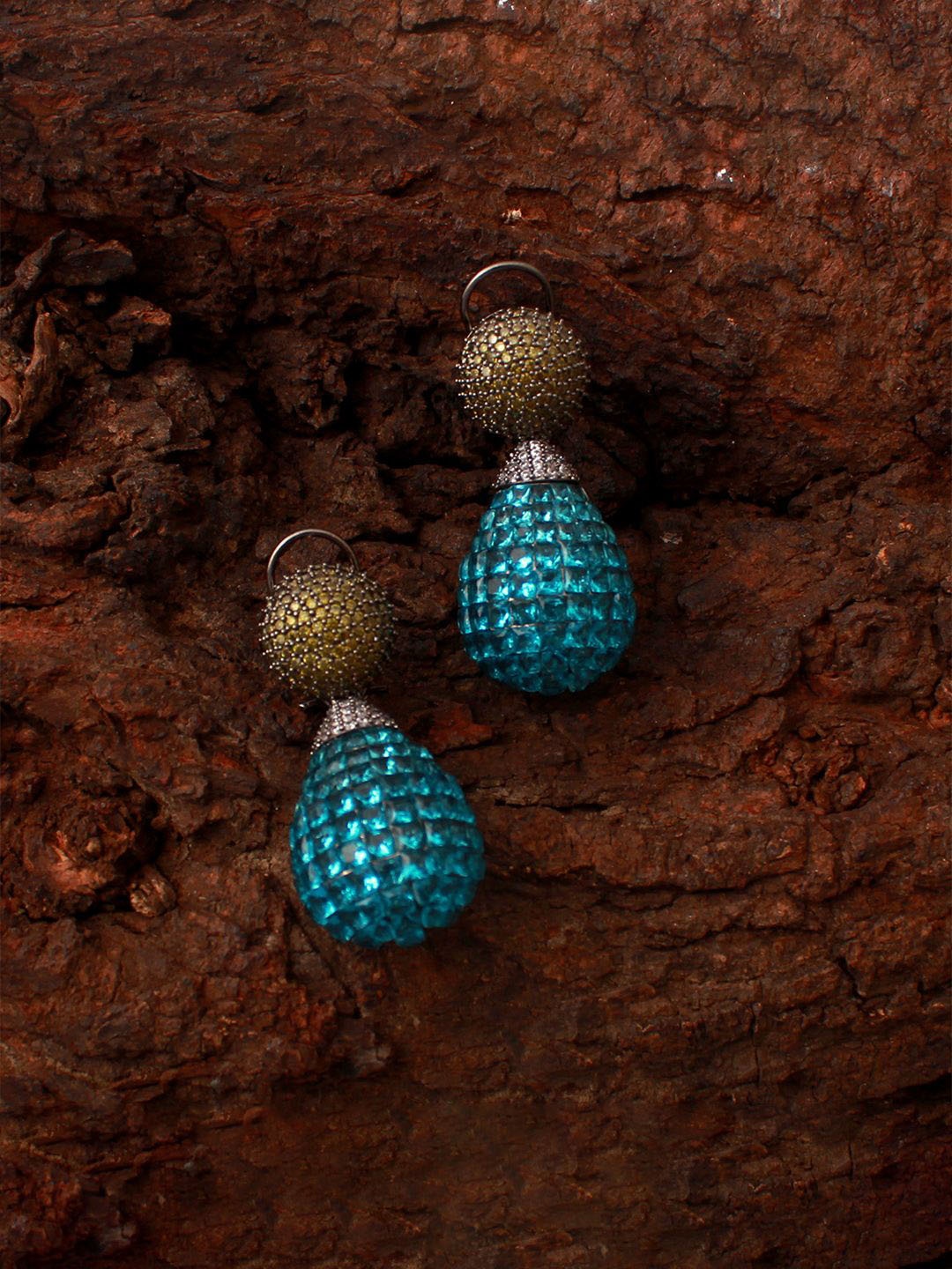 

Mirana Rhodium-Plated Artificial Stones Drop Earrings, Silver