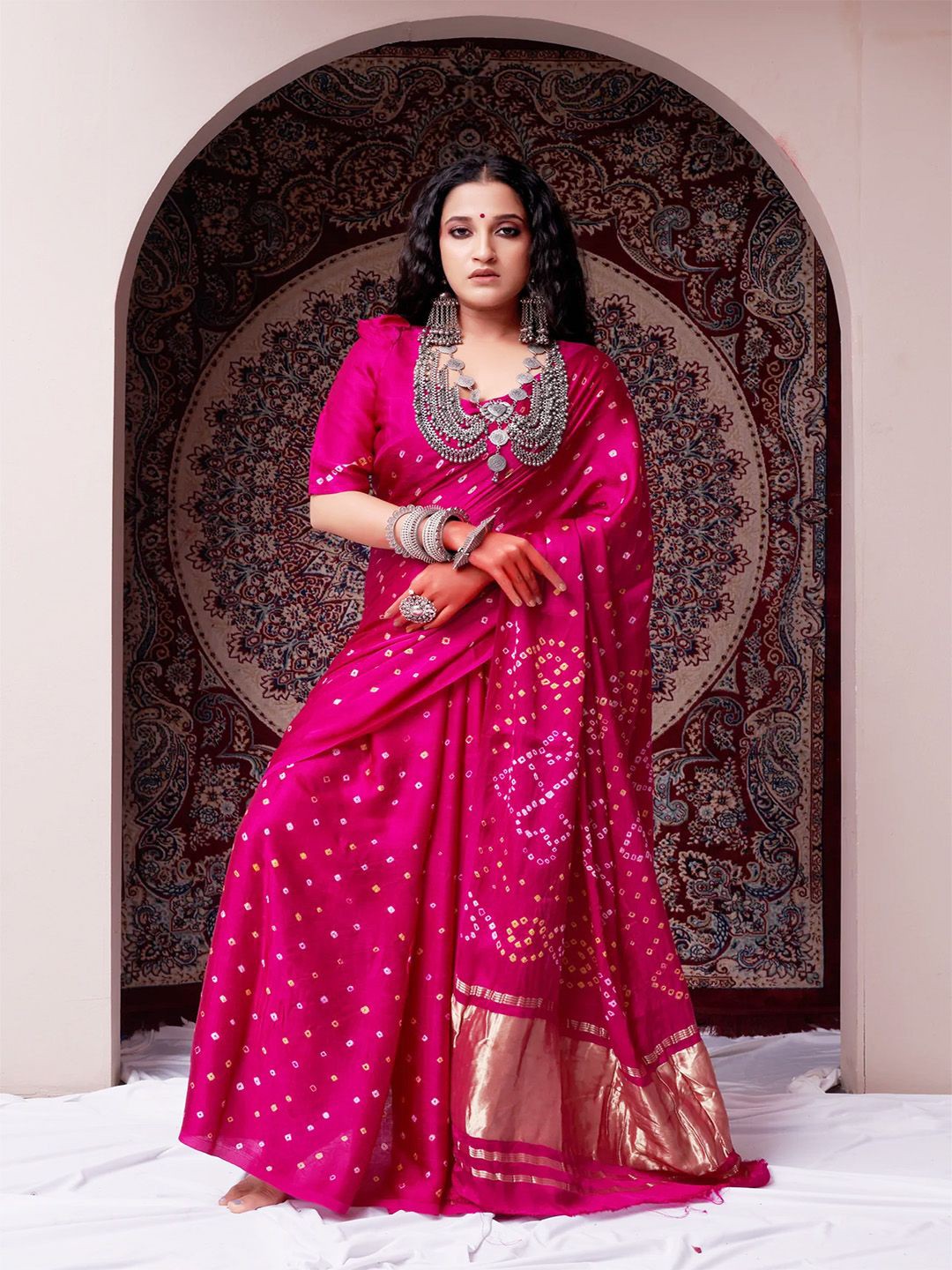 

Anouk Zari Woven Bandhani Print Saree, Pink