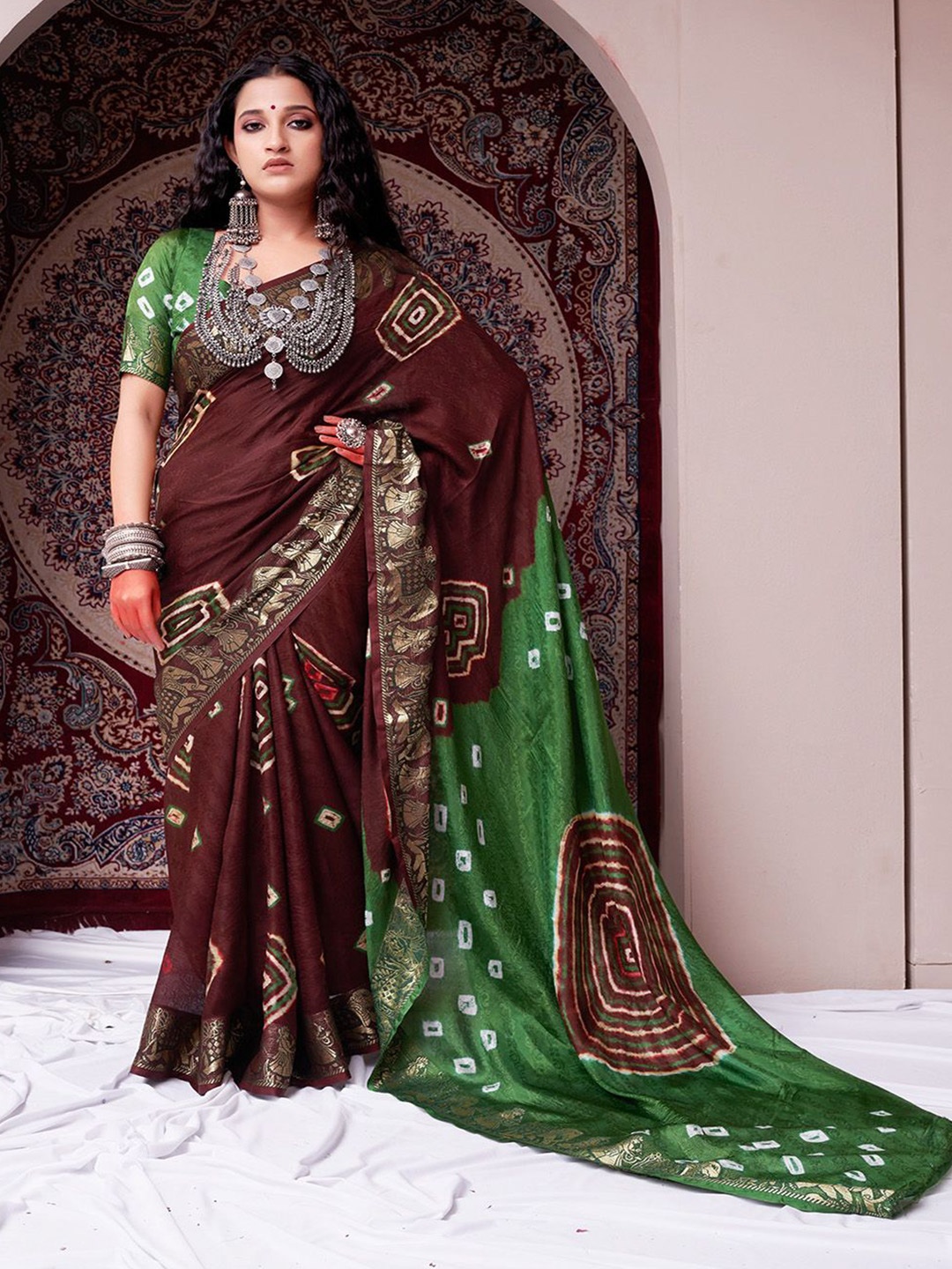 

Anouk Ethnic Motif Zari Woven Bandhni Print Saree, Green