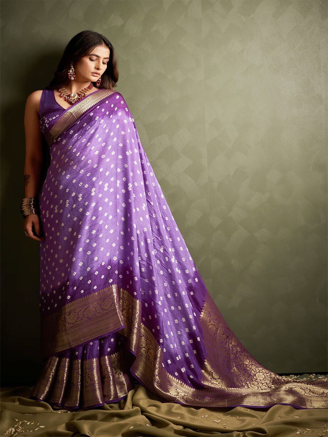 

Anouk Ethnic Motif Zari Woven Bandhni Print Saree, Lavender