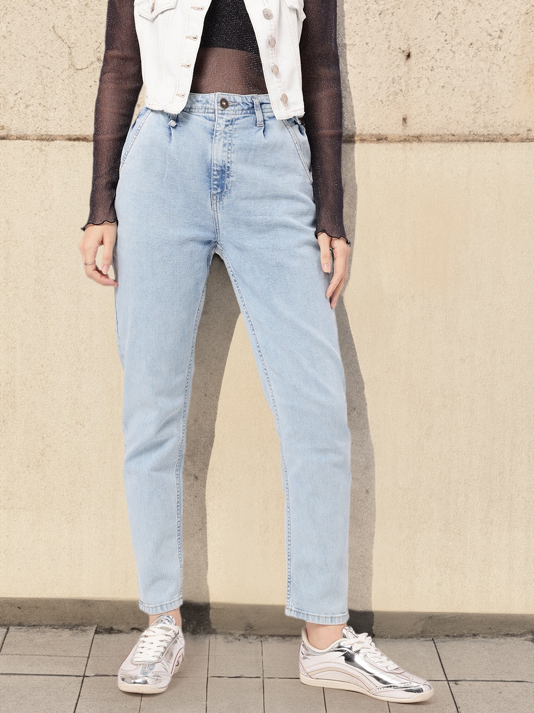 The Roadster Life Co. Women Easy Groove Boyfriend Fit Jeans, Blue