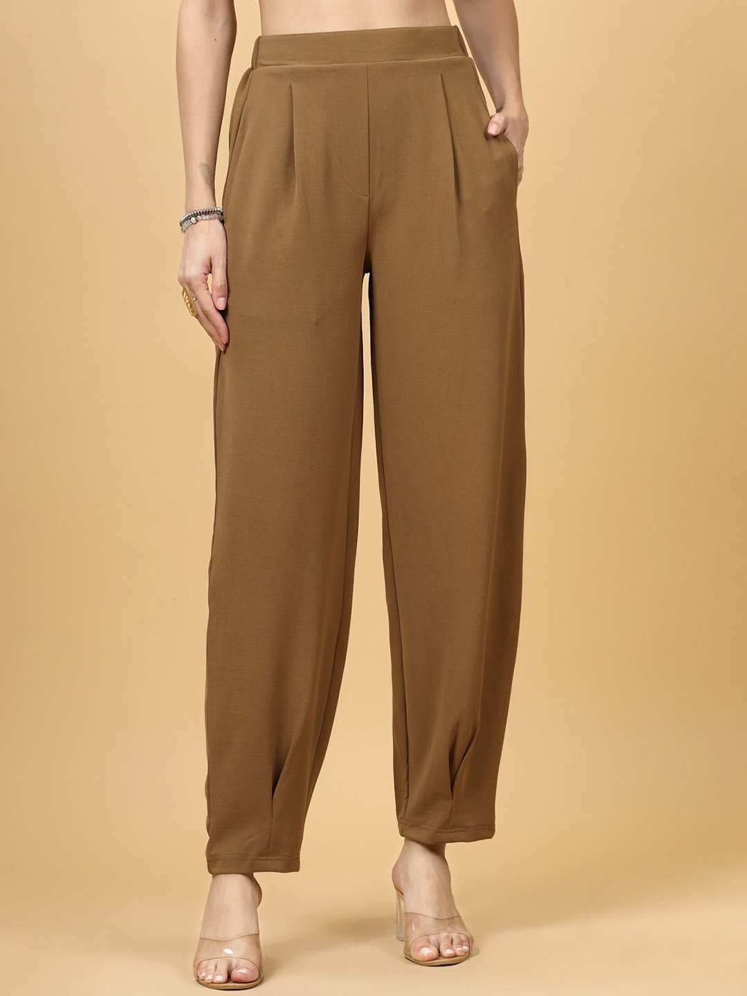 

plusS Women Pleated Trousers, Brown