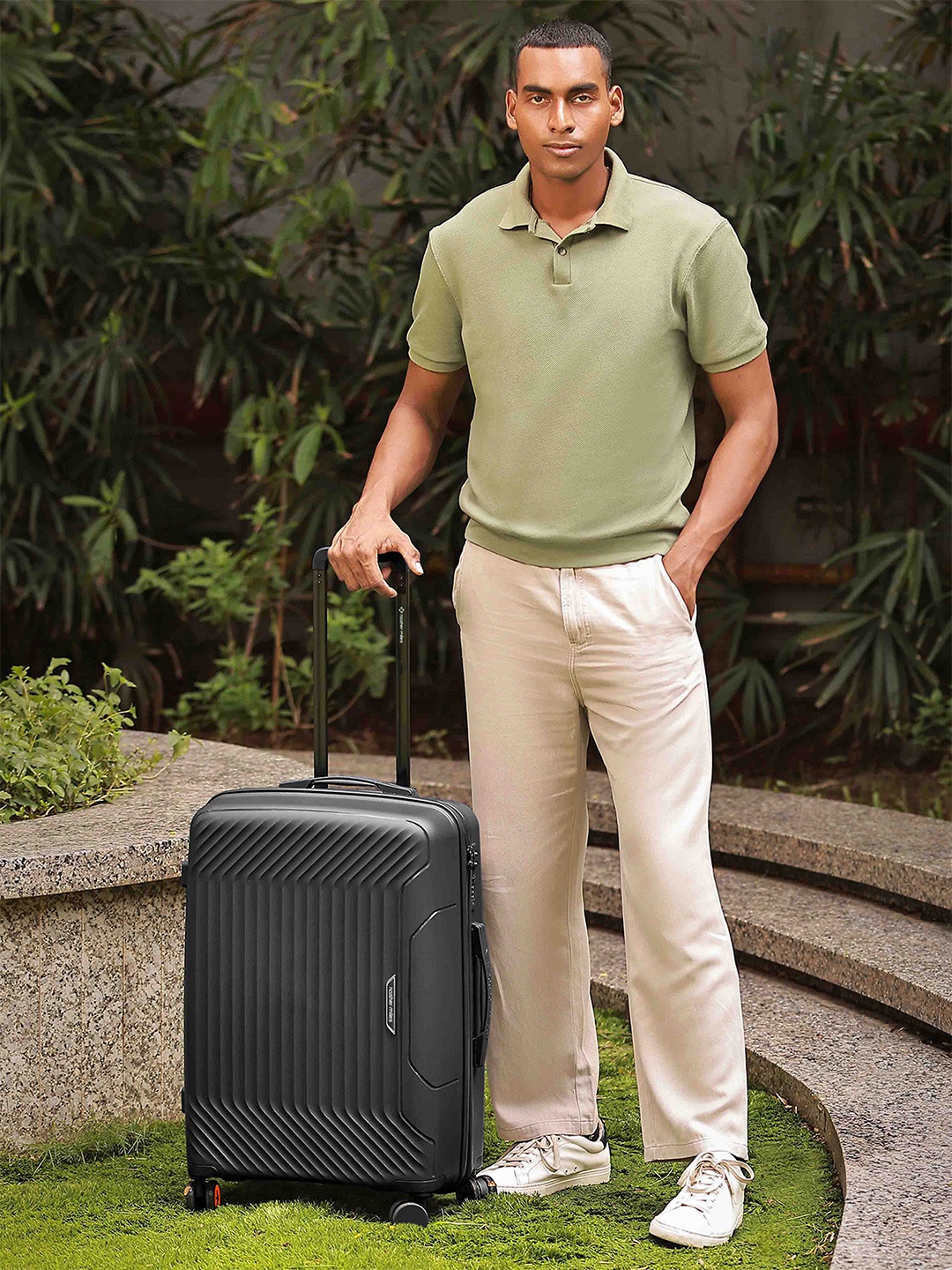 

Nasher Miles Coorg Hard-Sided Polypropylene Large Black Trolley Bag - 28Inch 75cm