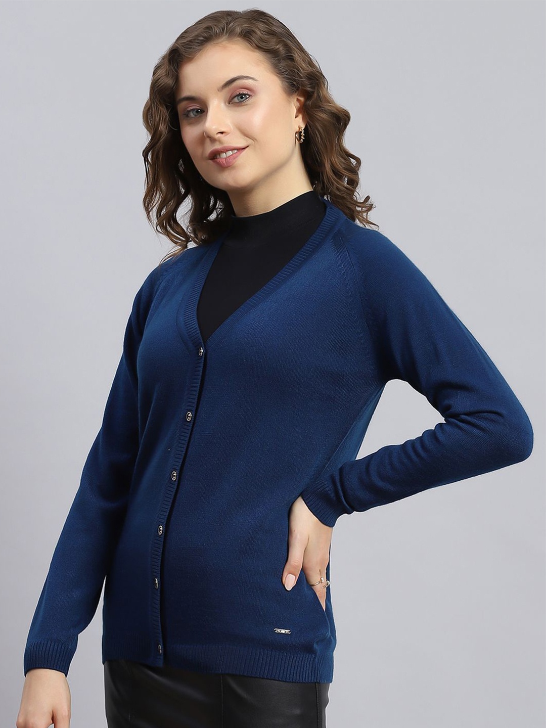 

Monte Carlo Women V neck Solid Long Sleeves Woollen Cardigan, Navy blue