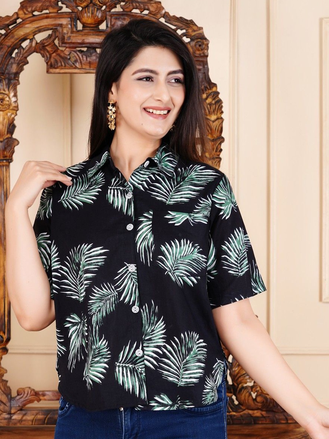 

MANOJAVA Women Tropical Printed Shirt Collar Shirt Style Top, Black