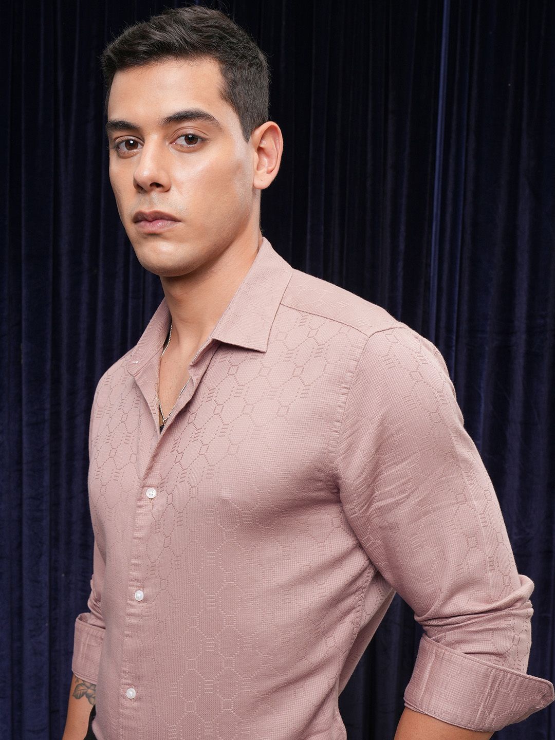 

LOCOMOTIVE Luxe Men Rose Jacquard Textured Occasion Shirt, Pink