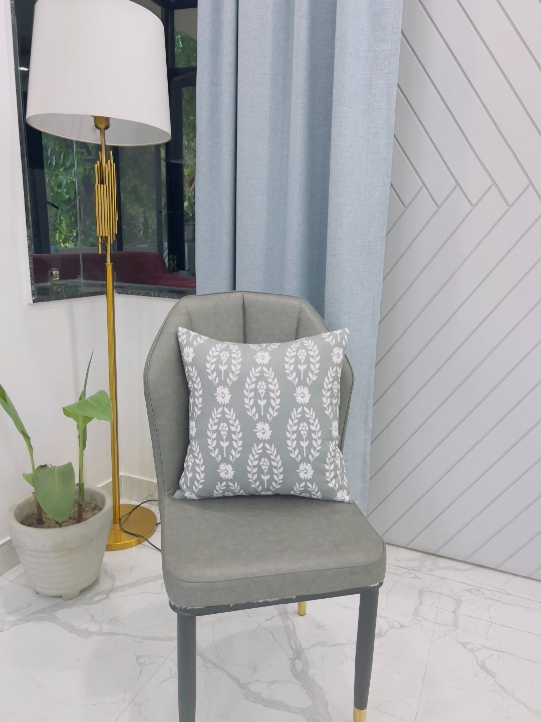 

THROWPILLOW Grey & White Floral Printed Square Cushion Covers
