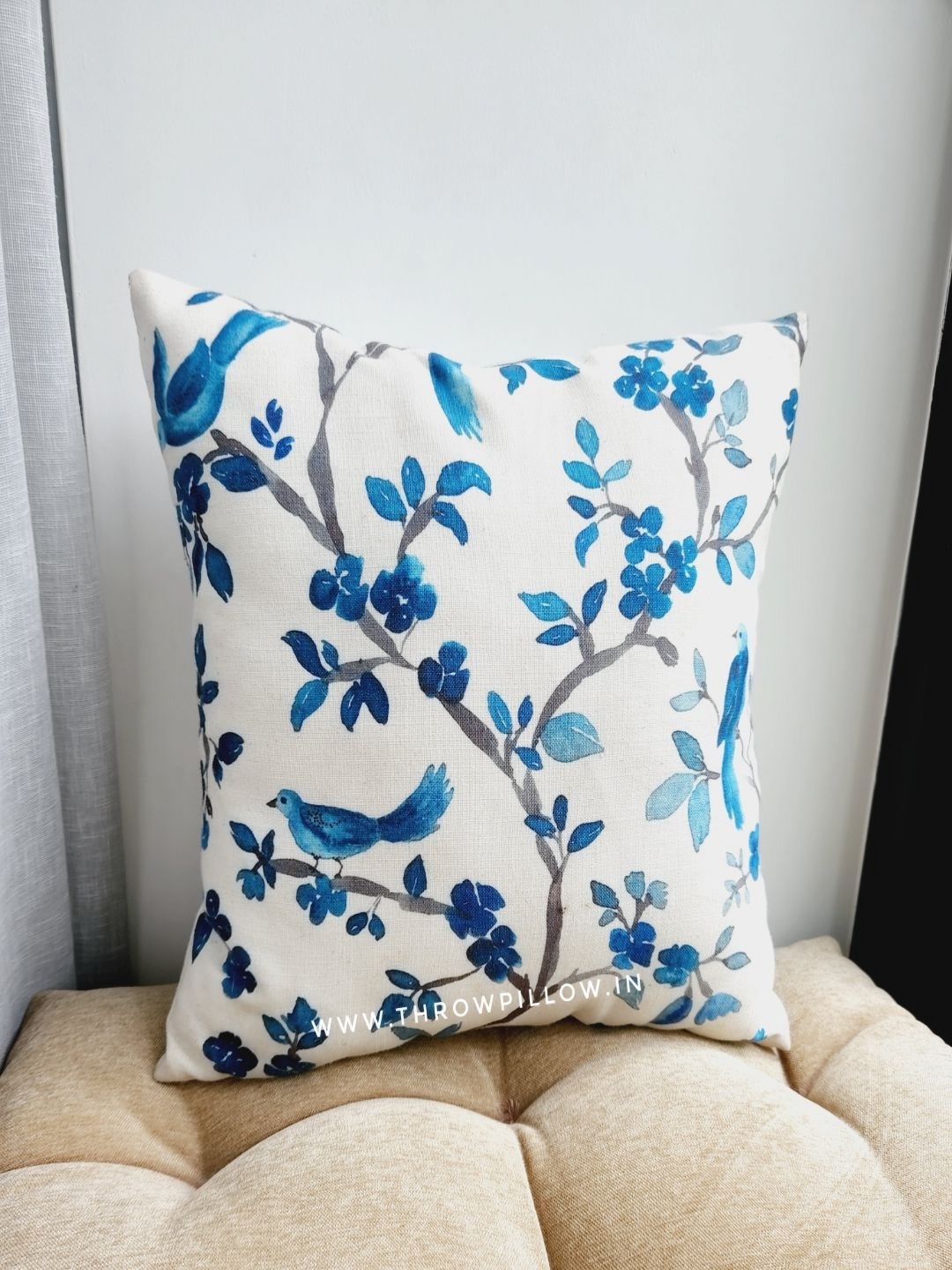 

THROWPILLOW White & Blue Floral Printed Square Cushion Cover