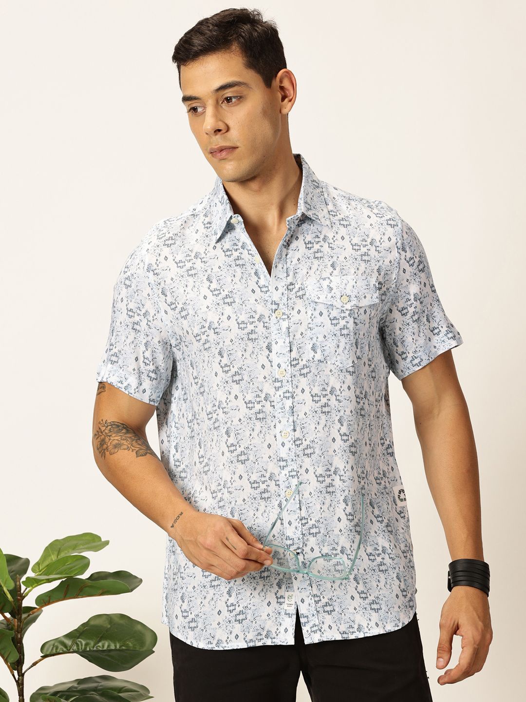 

Thomas Scott Men Premium Ethnic Motifs Printed Cutaway Collar Casual Shirt, Blue