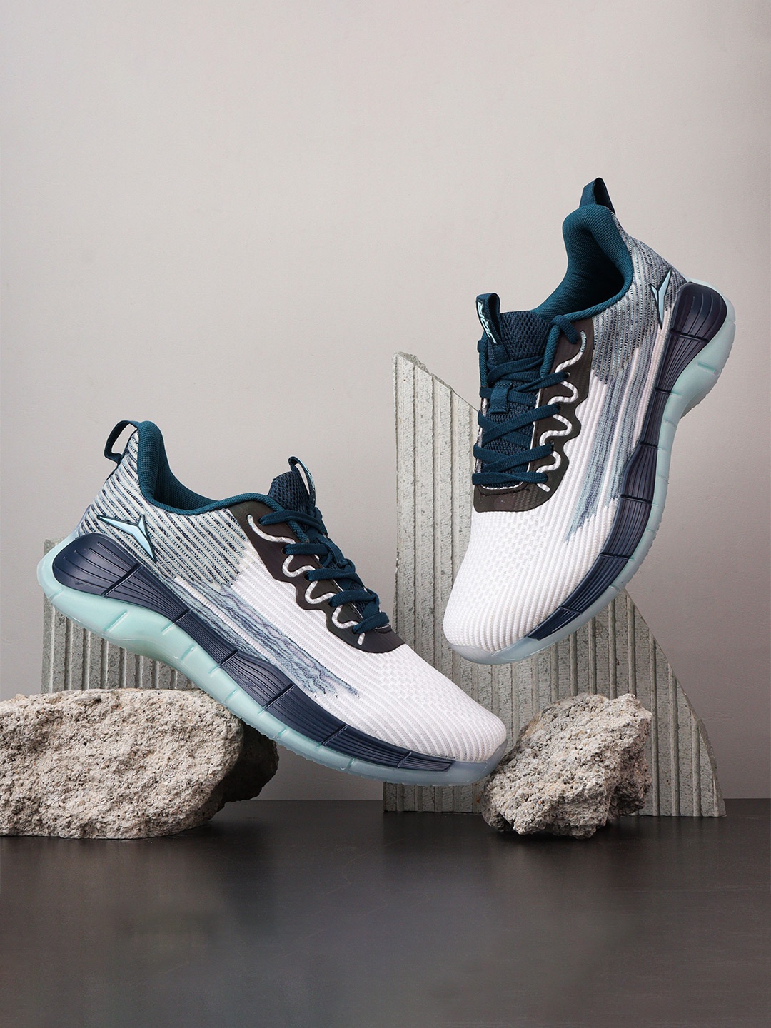 

JQR Men Mesh Running Non-Marking Shoes, Off white