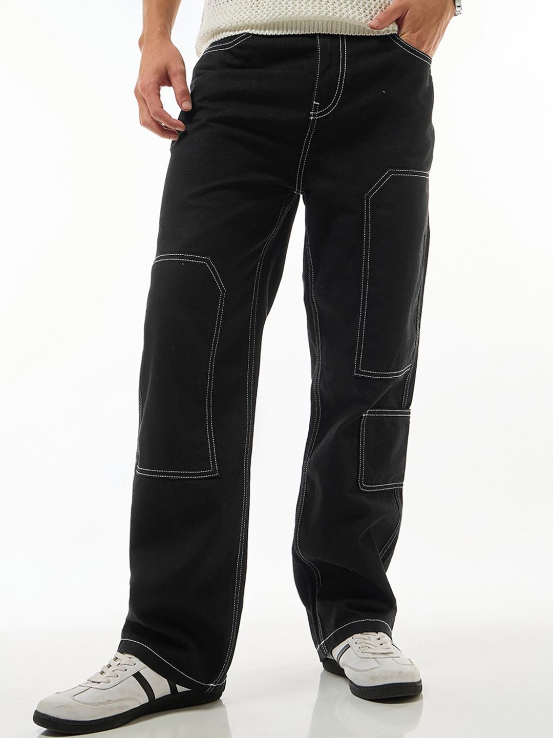 

Bewakoof Men Straight Fit Cargo Jeans, Black