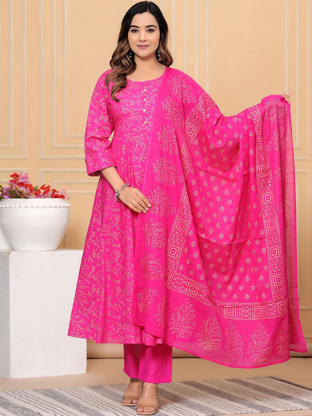 

PARTHVI Ethnic Motifs Printed Regular Thread Work Pure Cotton Kurta ,Trousers & Dupatta, Pink